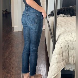 High Waisted Looker Ankle Fray MOTHER Jeans